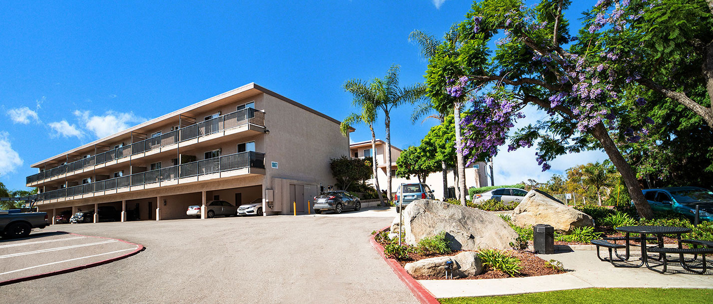 This image shows the apartments swimming pool with water moving, symbolizing relaxation & serenity.