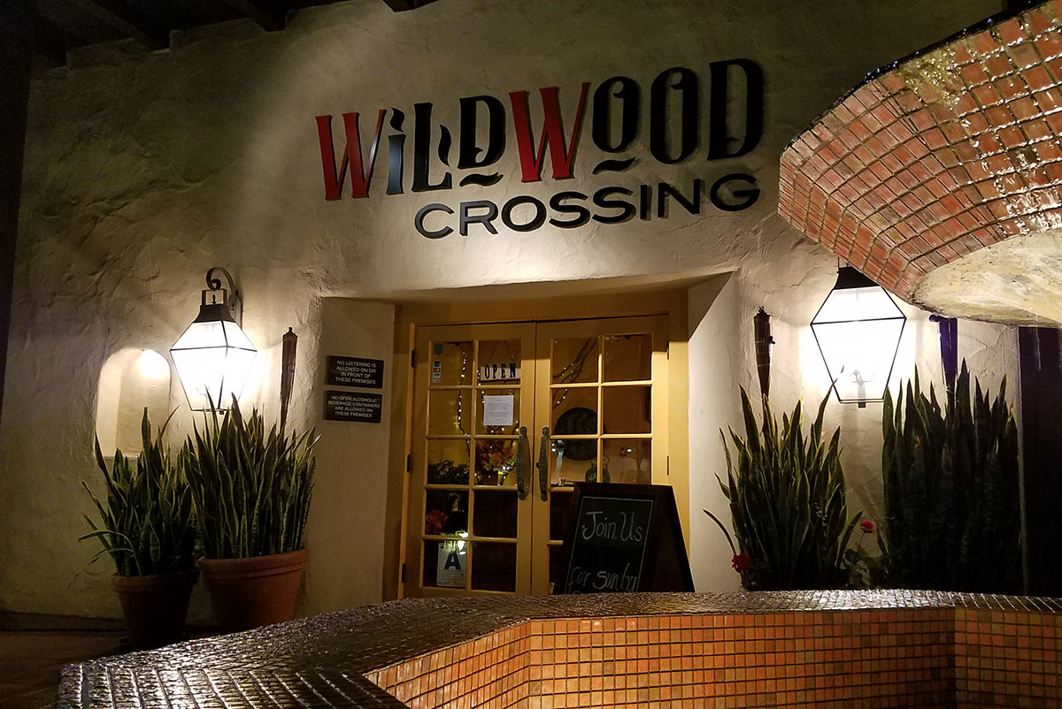 This image displays Neighborhood WildWood Crossing and Cantina image in Vista View Apartments.